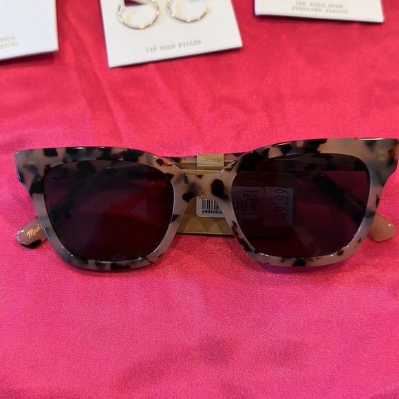 Madewell Lot of Jewelry Sunglasses - Picture 9 of 10